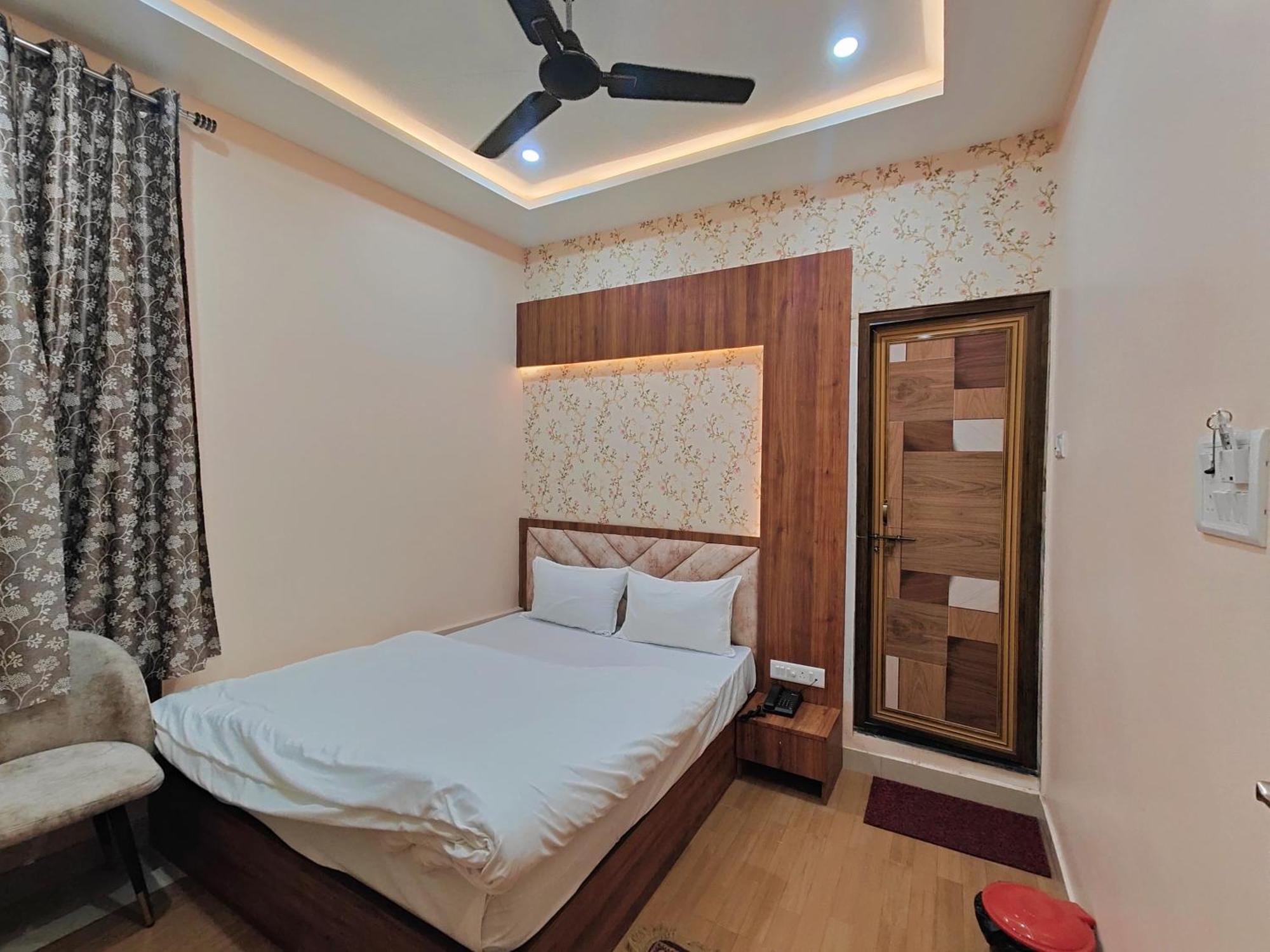 Hotel Mangal Murti — Photos 1